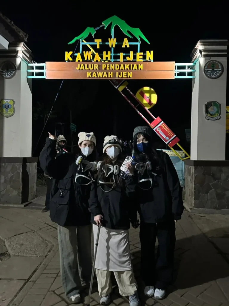 Bromo ljen Tumpak Sewu Waterfall